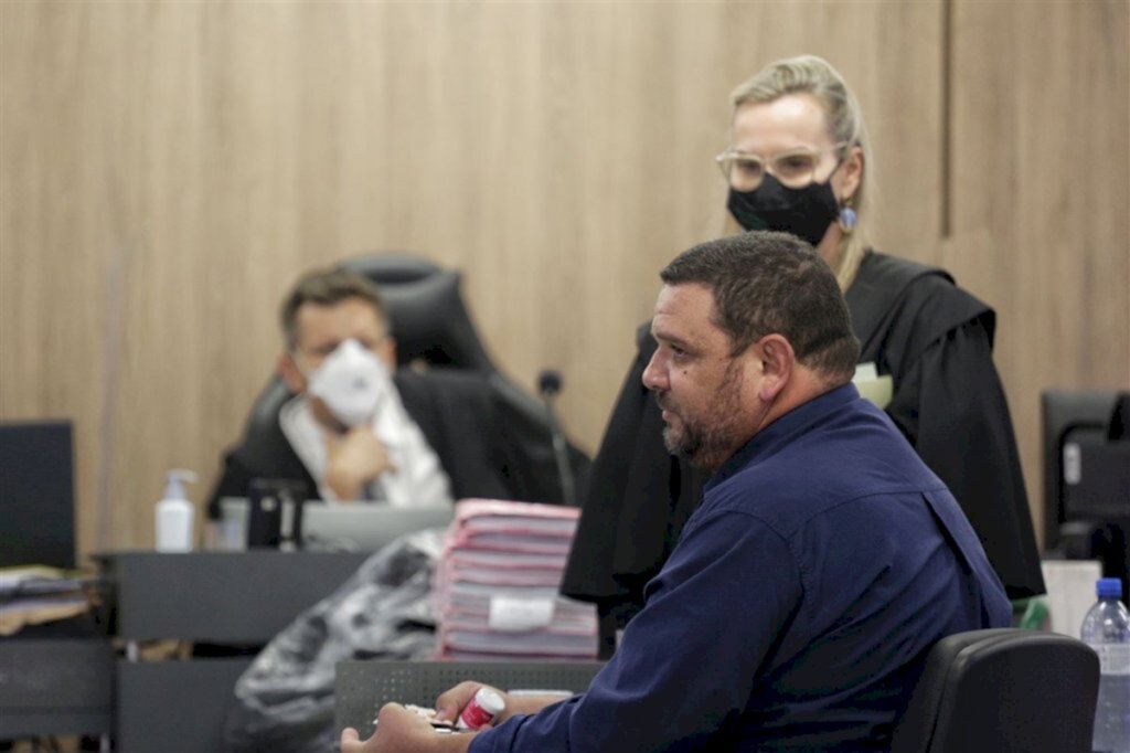 Réus da Kiss vão para presídios em São Vicente do Sul, Canoas e Santa Catarina