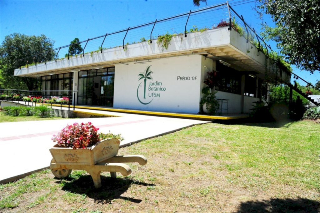 título imagem VÍDEO: Jardim Botânico da UFSM tem novo telhado verde e amostra de animais taxidermizados