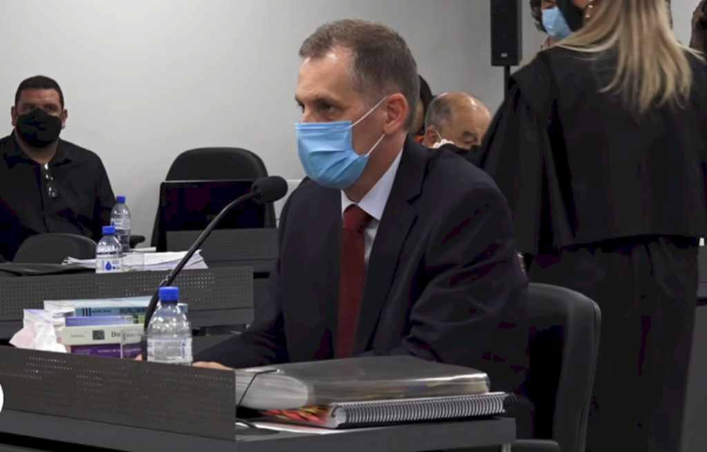 'Jamais o Ministério Público recomendou o uso de espuma na boate', afirma promotor Ricardo Lozza