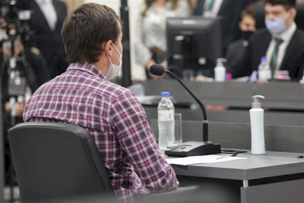 'Não teve alarme, iluminação de emergência, nem sinalização', descreve sobrevivente