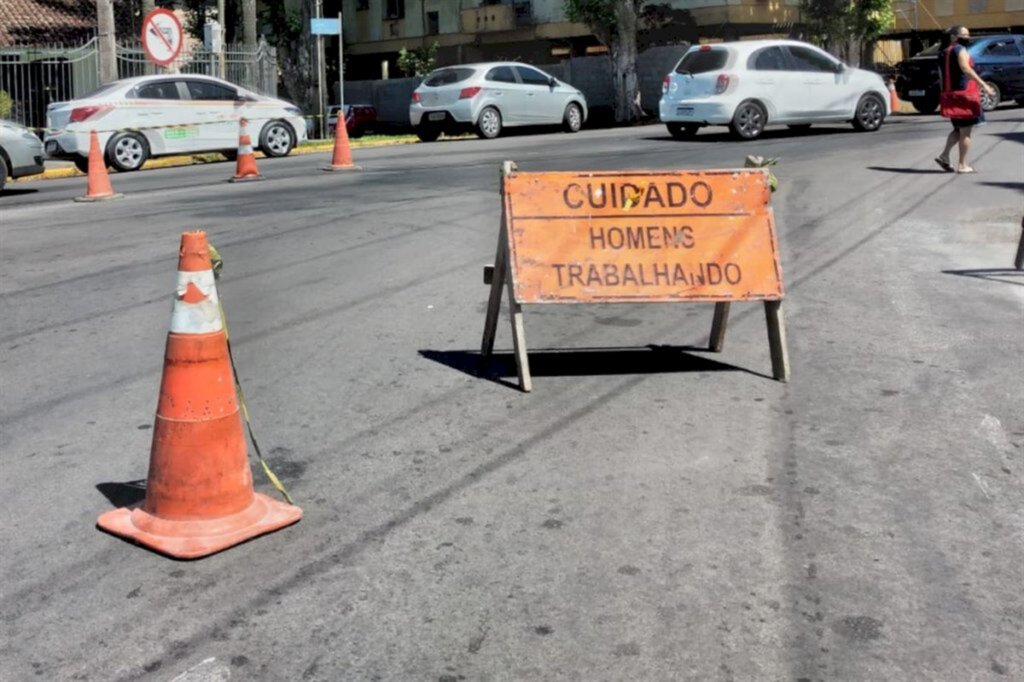 Ruas do Bairro Nossa Senhora de Lourdes têm bloqueio nesta sexta-feira