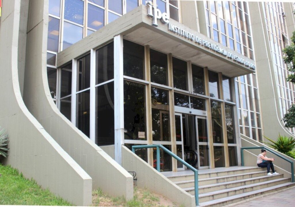 IPE Saúde abre concurso com mais de 90 vagas para nível médio e superior