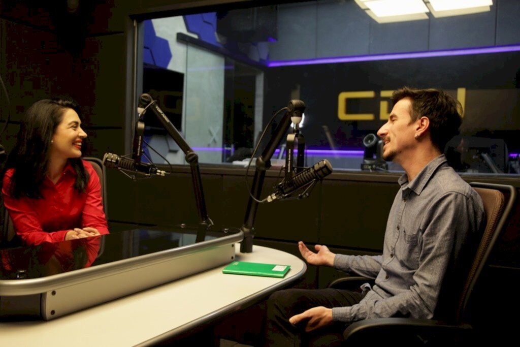 Companhia e informação aos finais de semana