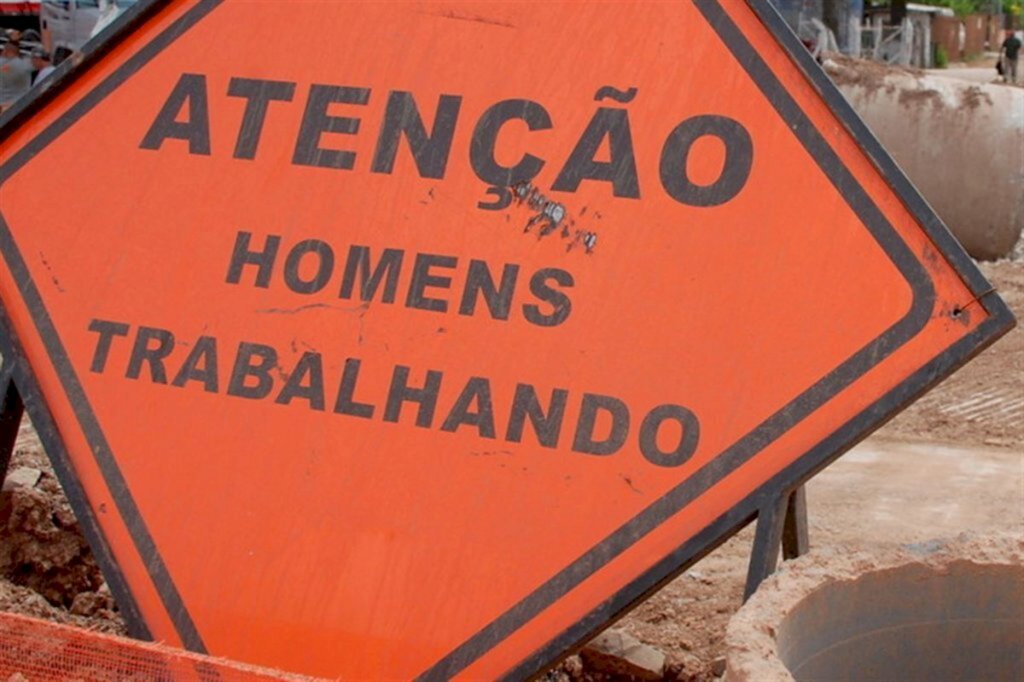 título imagem Rua do centro de Santa Maria tem bloqueio parcial nesta quinta-feira