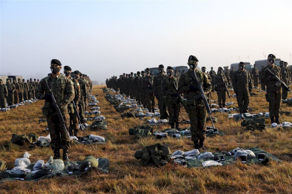 Em visita a Santa Maria, General do Exército conhece a tropa da 3ª DE