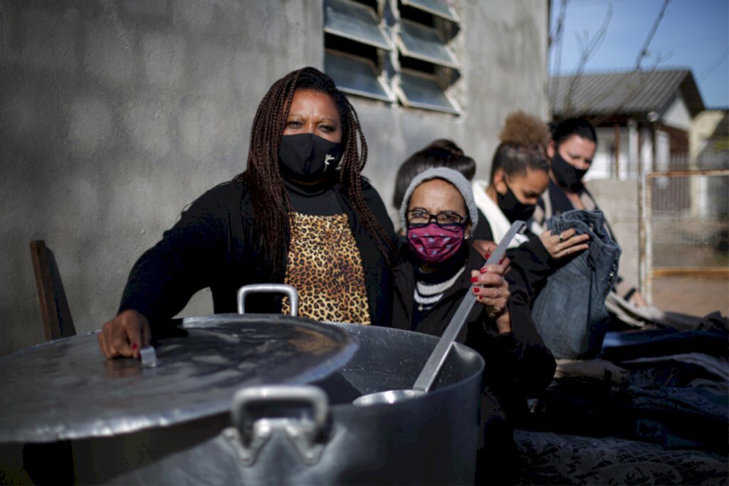 VÍDEO: voluntárias da Lorenzi pedem doações para manter projeto que ajuda 200 famílias