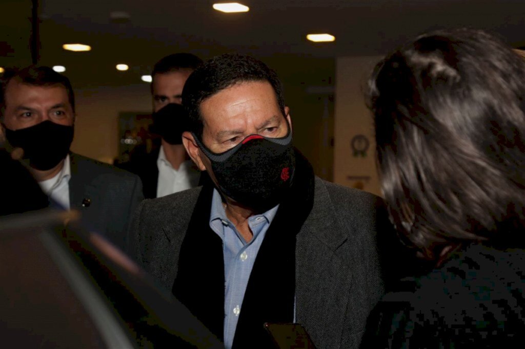 Escola da ESA em Santa Maria 'tem meu voto', diz Mourão