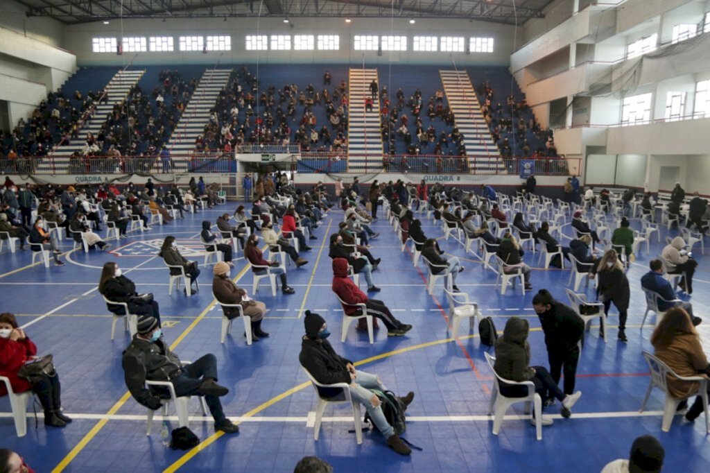 Mais de 4 mil pessoas são imunizadas em primeira ação voltada a trabalhadores da educação