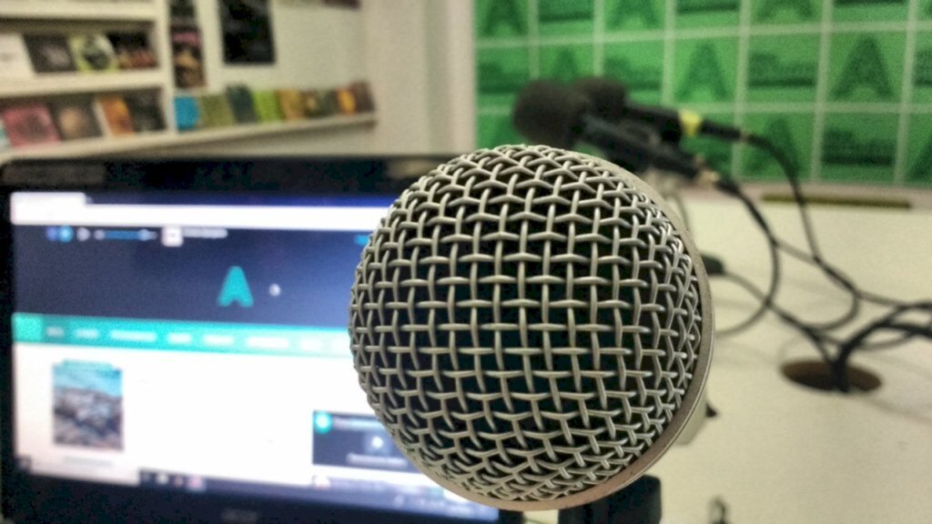 VÍDEO: campanha da Rádio Armazém arrecada alimentos neste sábado