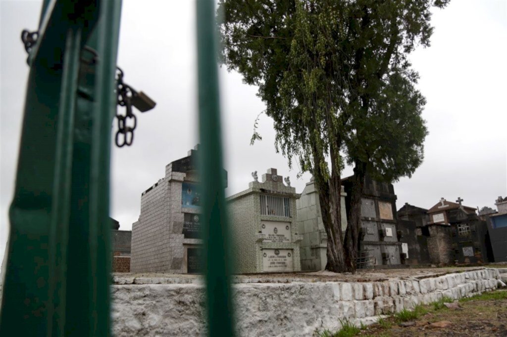 Cemitérios municipais estarão abertos no fim de semana de Dia das Mães