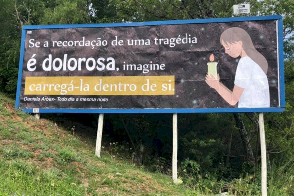 Outdoors relembram oito anos do incêndio da boate Kiss