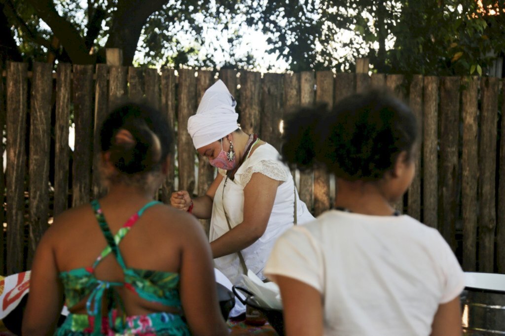 VÍDEO: no Mês da Consciência Negra, culinária e arte são levadas para a periferia