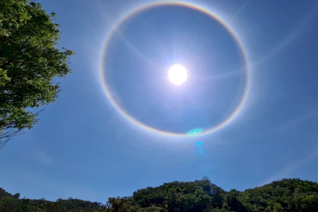 FOTOS: Santa Maria e Itaara registram halo solar nesta quinta-feira