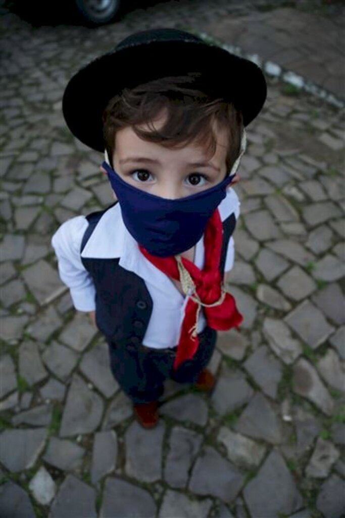 Saiu 'igualzito' ao pai: amor pelo tradicionalismo passa de geração em geração