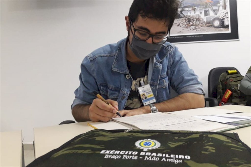 Assistente de conteúdo do Diário participa de curso voltado a cobertura de conflitos