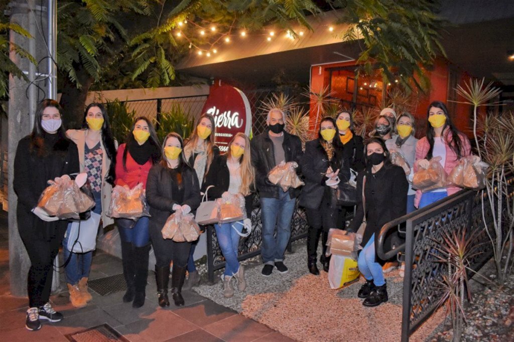 Projeto já doou mais de 450 cafés da manhã solidários