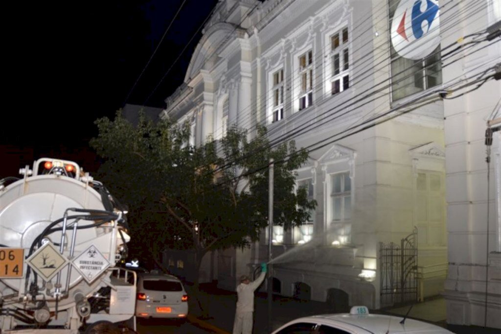 FOTOS: instituições de saúde e vias públicas de Santa Maria recebem sanitização
