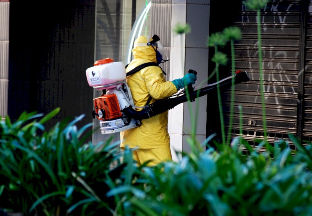 Áreas centrais da cidade passaram por sanitização na sexta-feira