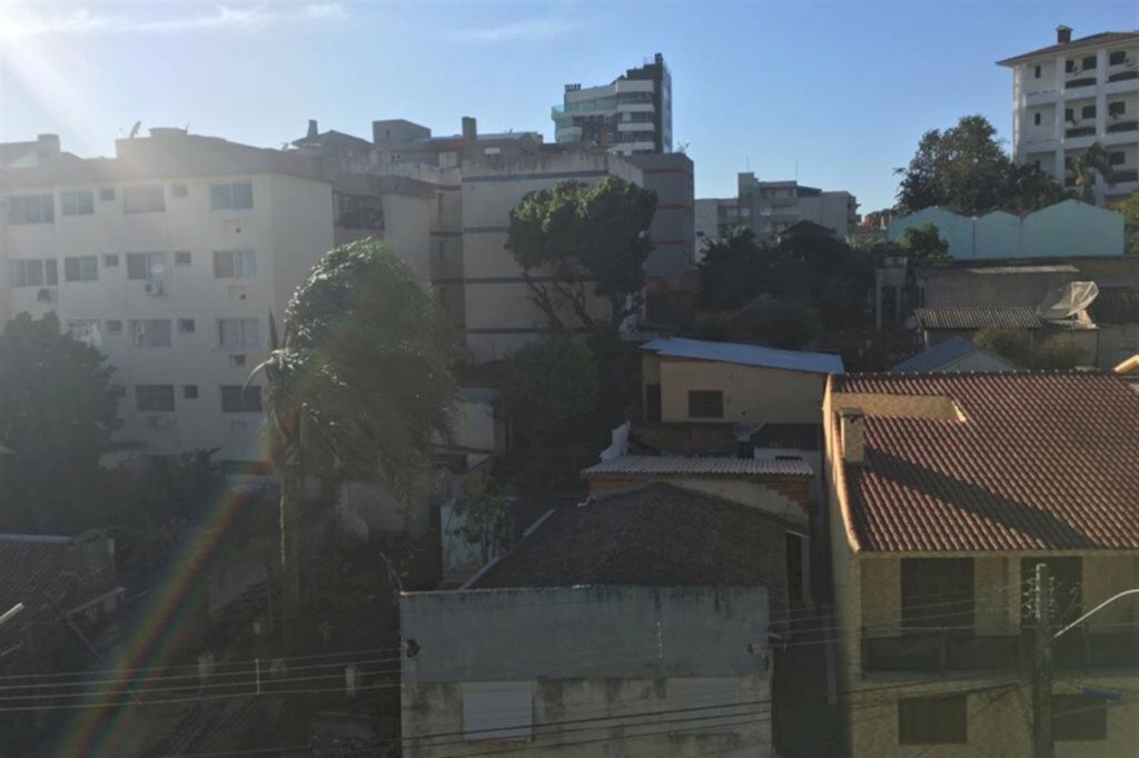 VÍDEO: rajadas de vento chegam a 74 km/h em Santa Maria