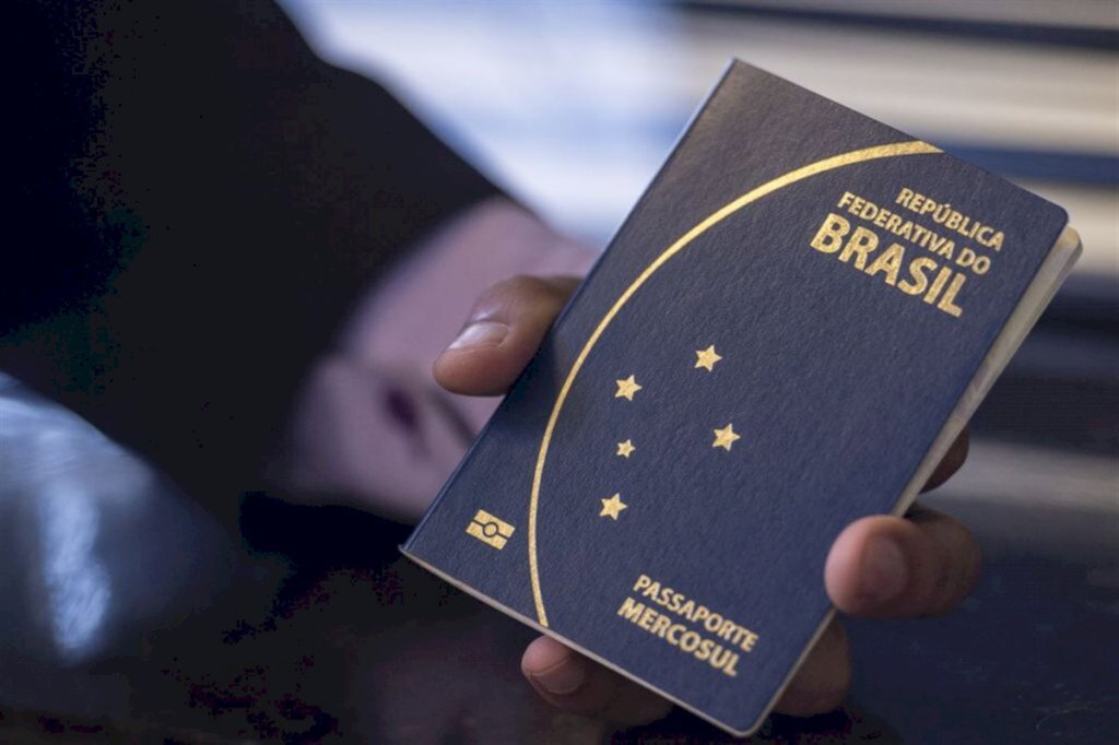 Passaportes voltam a ser confeccionados em Santa Maria