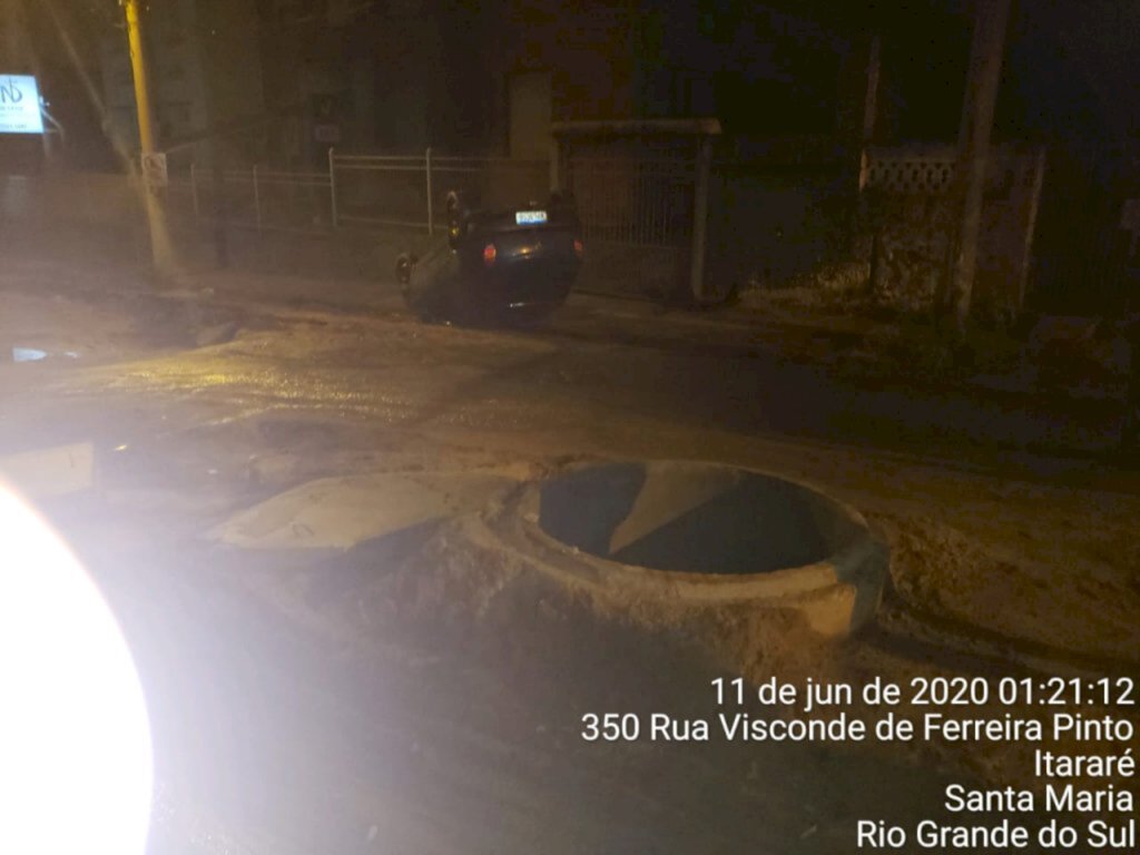 Homem fica ferido após capotar o carro no Bairro Itararé