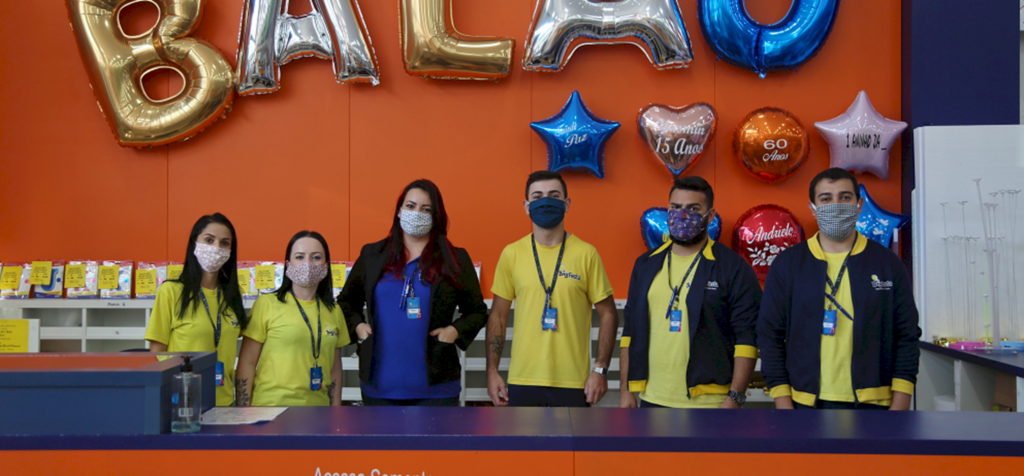 VÍDEO: funcionários de loja gravam vídeo para valorizar trabalho em equipe durante a crise