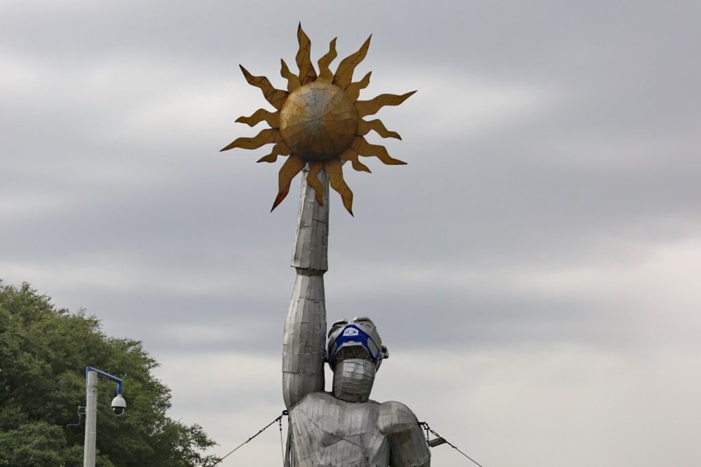 FOTOS: bustos e estátuas passam a utilizar máscaras em Santa Maria
