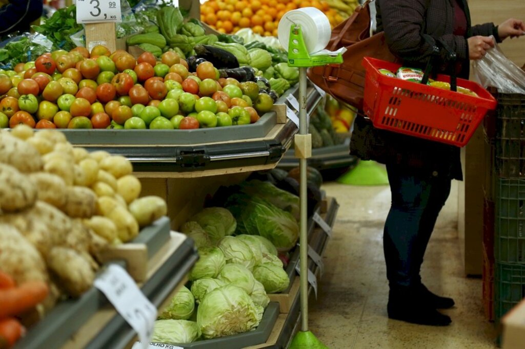 Mercados funcionam nesta segunda-feira de Carnaval