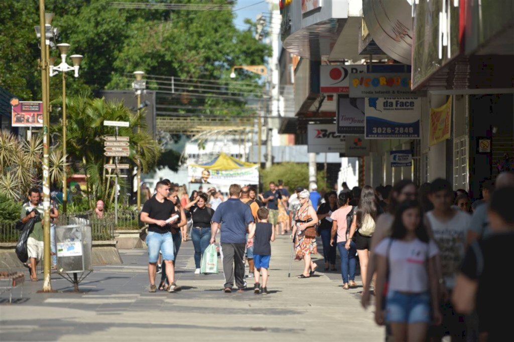 Confira horários do comércio e serviços no feriado de Carnaval em Santa Maria