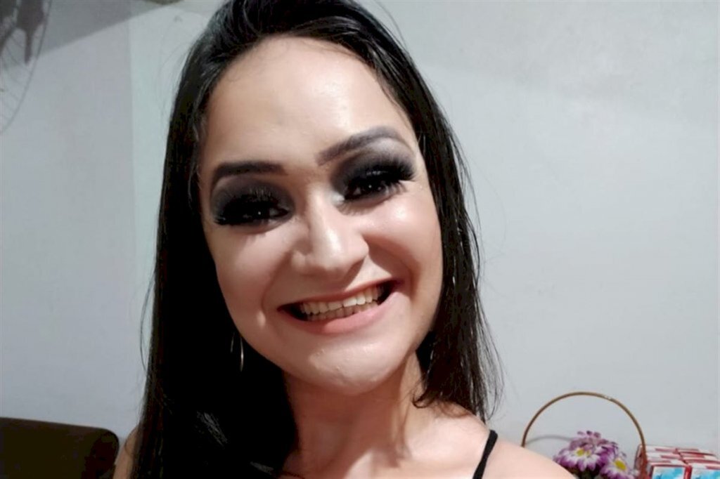 'Ganhei uma nova chance para viver', diz jovem ferida em acidente com rolo compactador