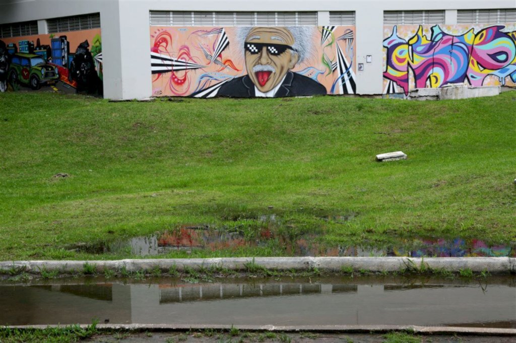  - A água acumulada da chuva não escoa em alguns pontos do parque