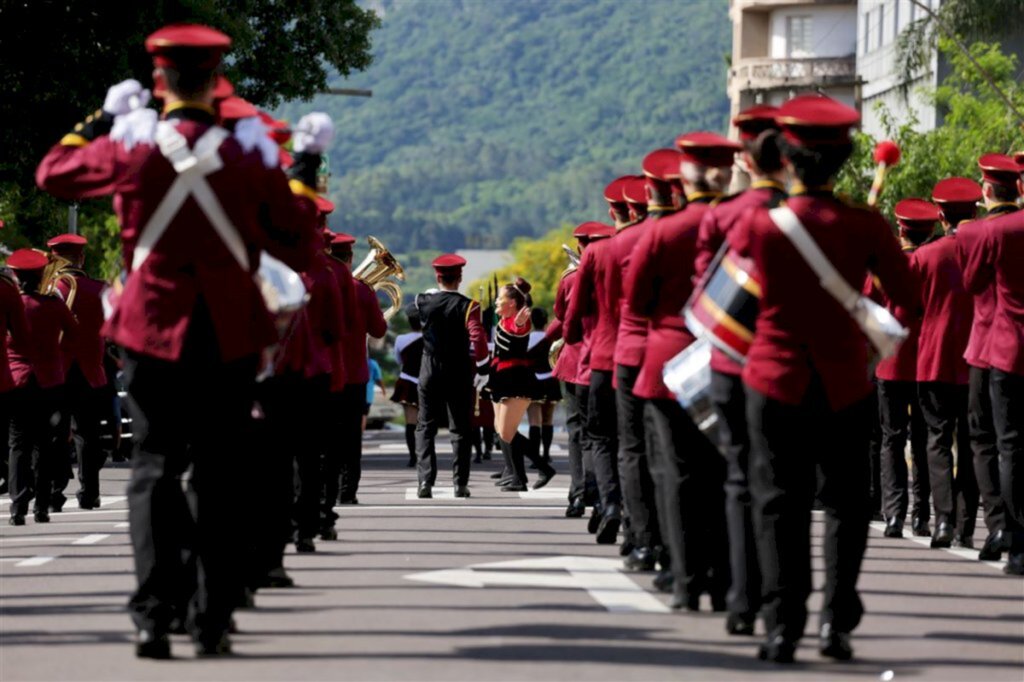 FOTOS+VÍDEO: 28º Campeonato Estadual de Bandas e Fanfarras arranca aplausos do público