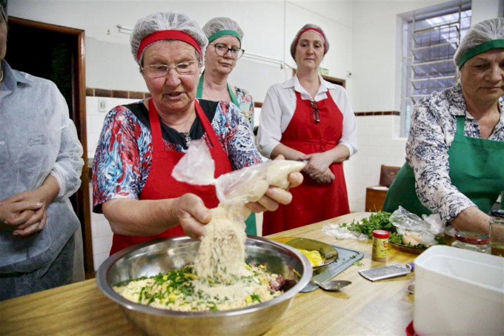 VÍDEO: oficina de agnoline fez parte da programação da JAI