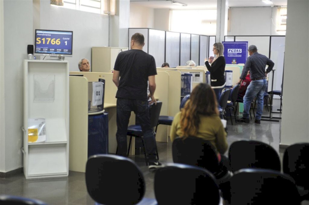 120 vagas de emprego para terça-feira