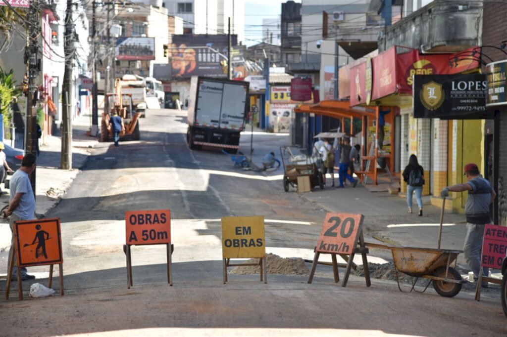 Trânsito na Rua Riachuelo está liberado a partir deste sábado
