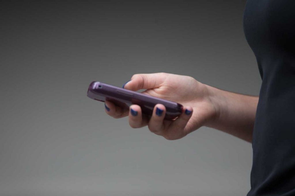 Começa recadastramento para clientes de celular pré-pago