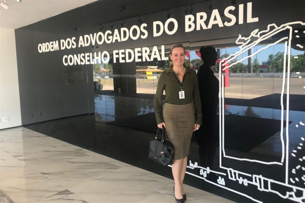 Fotos: Arquivo Pessoal - Gestora da Universidade Estácio, Nara é apaixonada pela vida. Advogada, docente e empresária, ela investe tempo de qualidade no cuidado pessoal e nas pessoas que ama