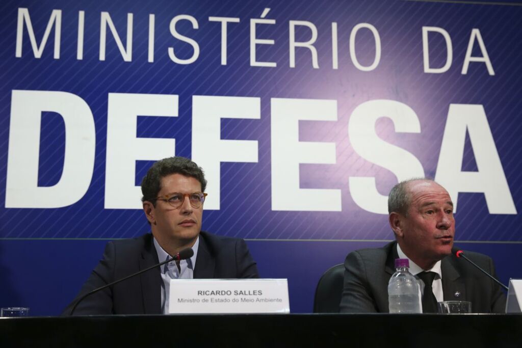 Governo federal cobra participação dos estados no combate ao fogo na Amazônia