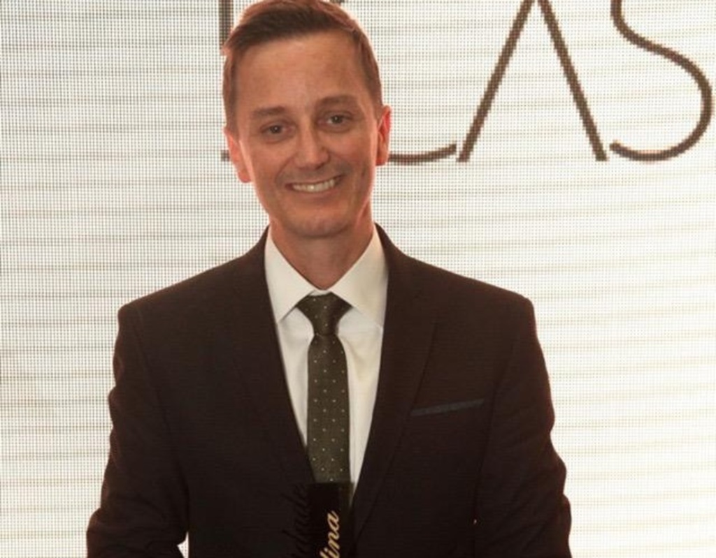 Foto: arquivo pessoal - Trentin recebeu o troféu