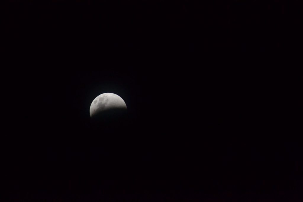 Região terá eclipse lunar nesta terça-feira