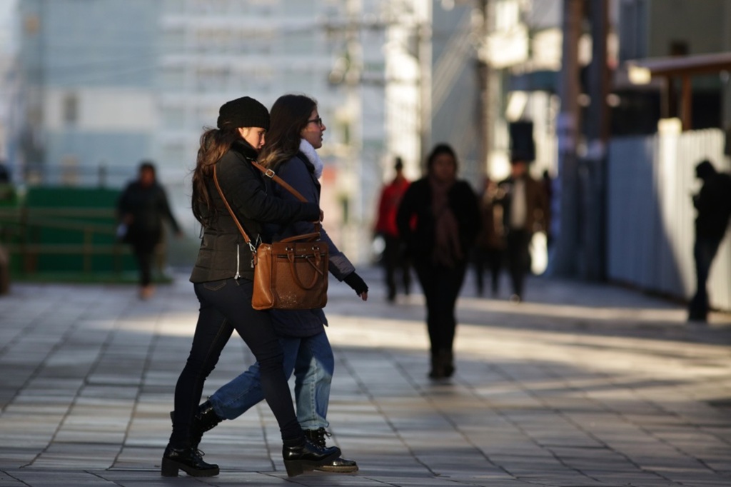 Semana começa com tempo seco e frio na região