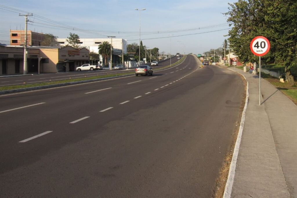 Trevo do Castelinho tem bloqueio pelos próximos dias