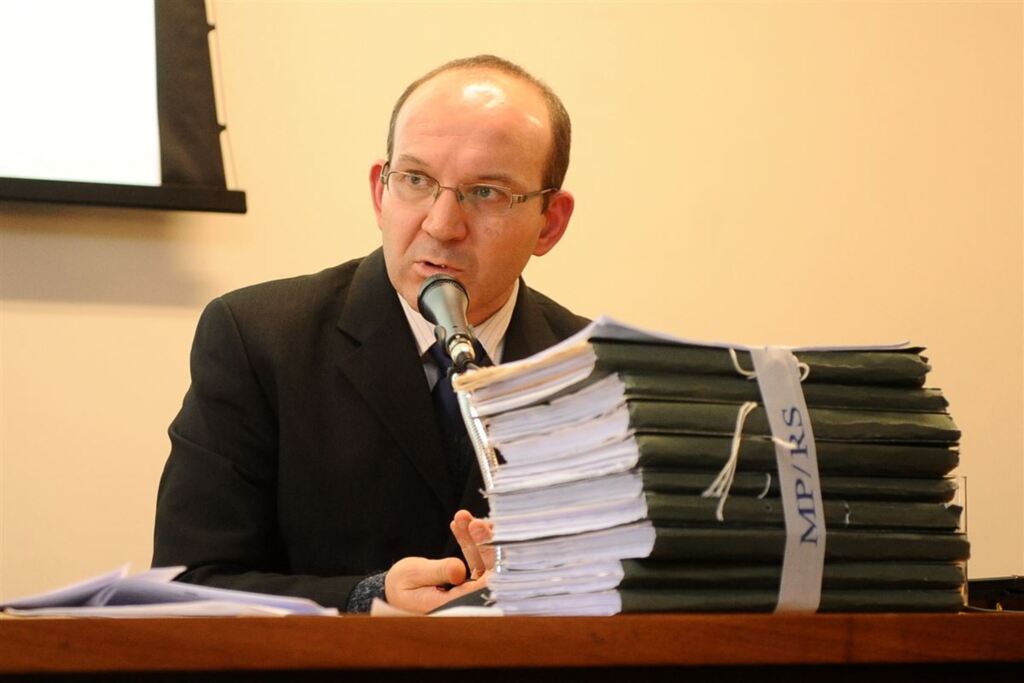 'Tentei mudar a cultura de que tudo é responsabilidade do poder público', diz promotor