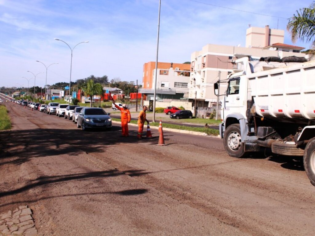 Obra na Avenida João Luiz Pozzobon pode deixar trânsito lento