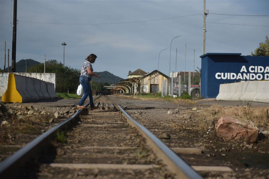 Após cinco meses, fechamento da Rua Sete prejudica comerciantes da região