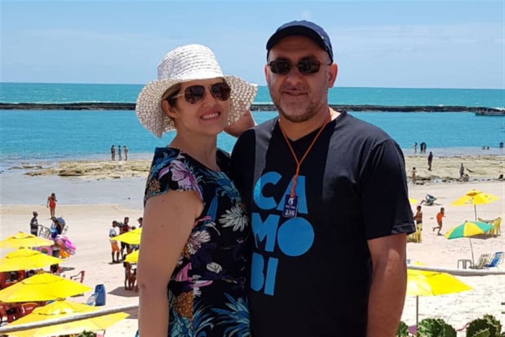  - Com a mulher, Cibele Cechin Denardin, na Praia do Francês (AL)