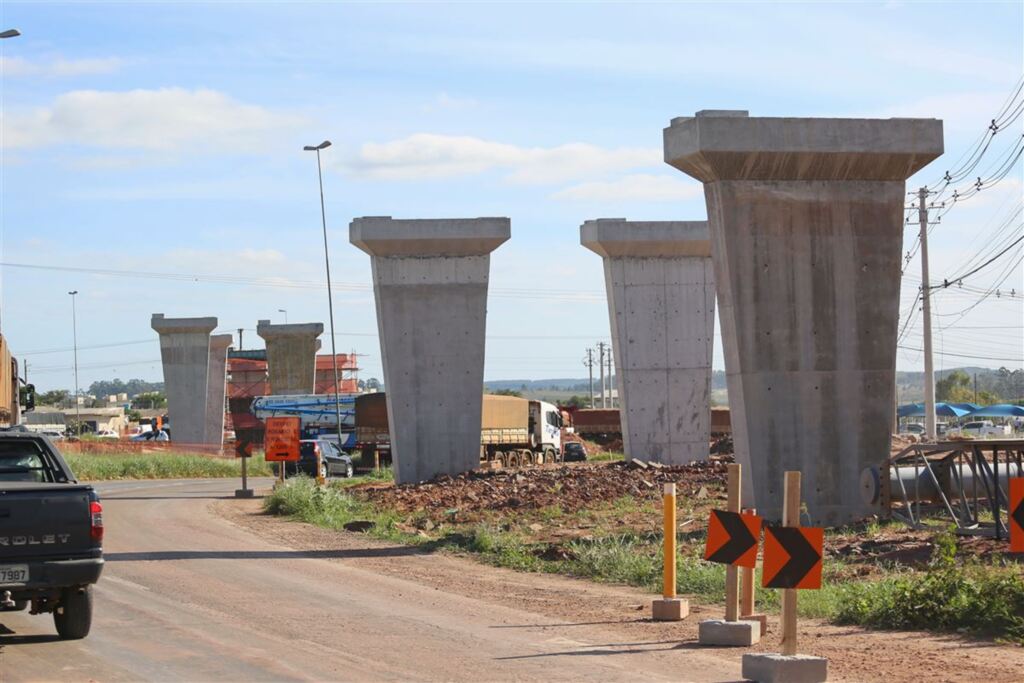 Retirada da antiga ponte do Cerrito e de vigas do trevo da Uglione mudam o trânsito