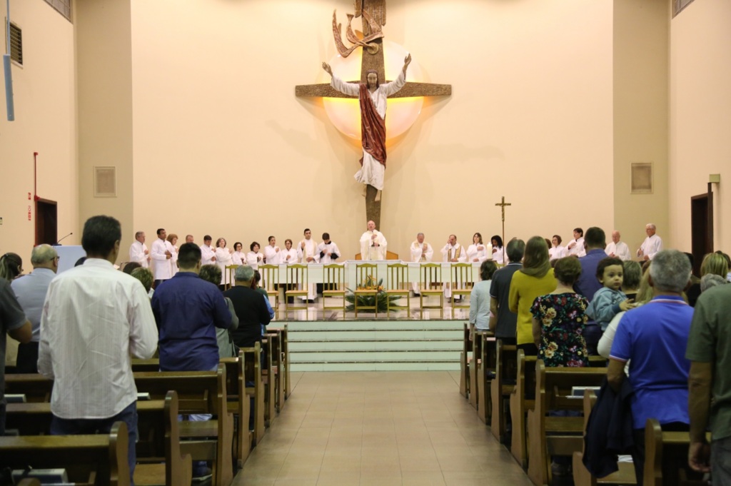 Celebrações e encenações marcam sábado e domingo de Páscoa