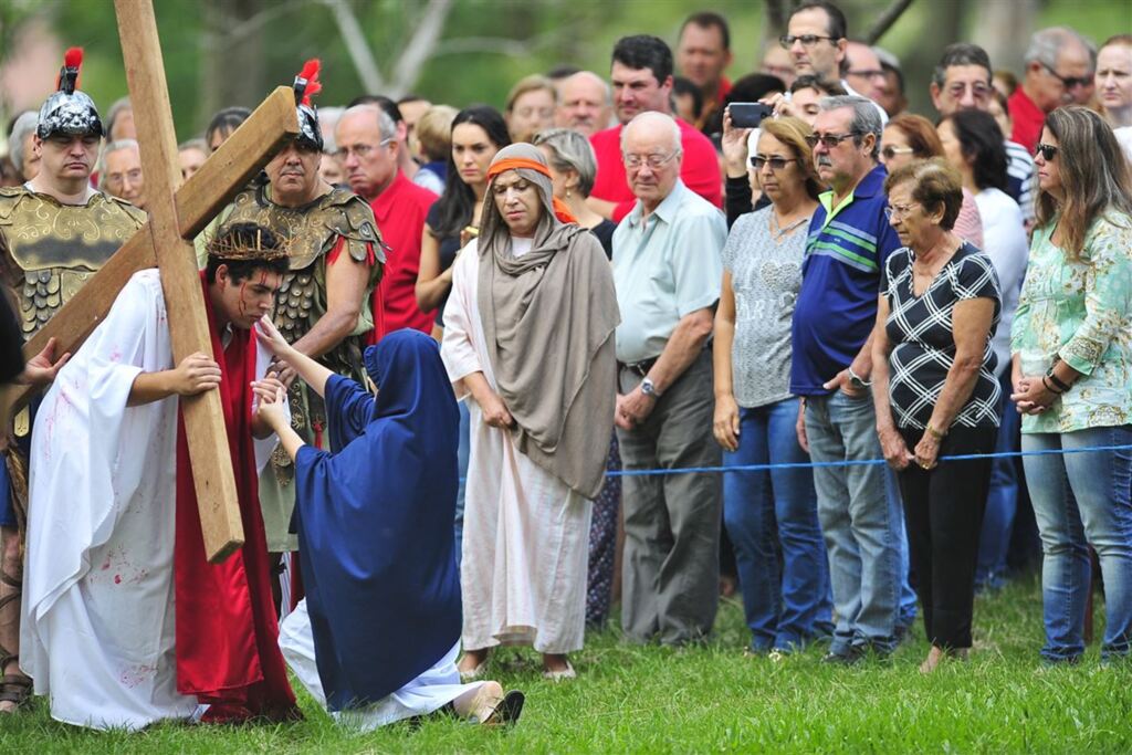 Via Sacra, Lava-Pés e outras celebrações marcam Semana Santa