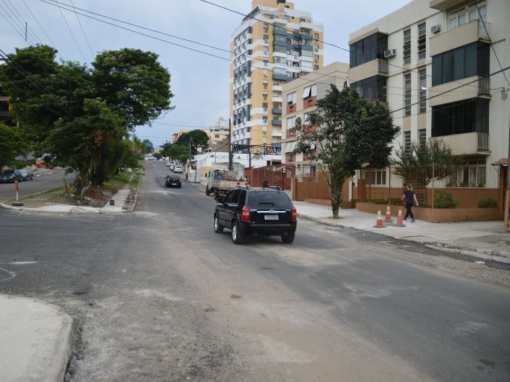 Depois de quase quatro meses, trânsito na Borges de Medeiros é totalmente liberado